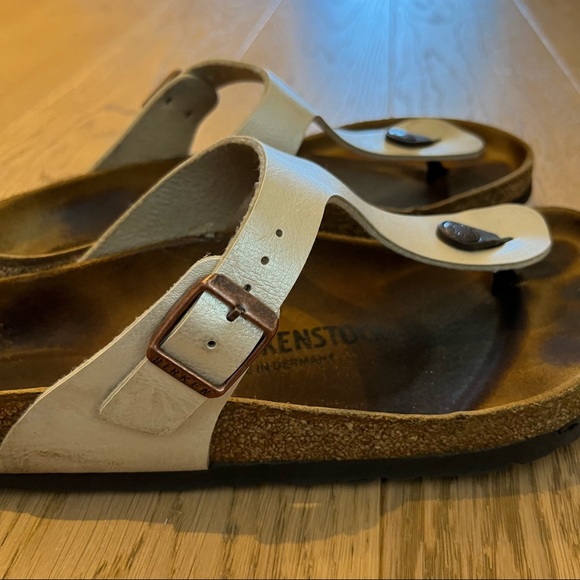 Birkenstock Gizeh Pearl Leather Sandal - Picture 10 of 14